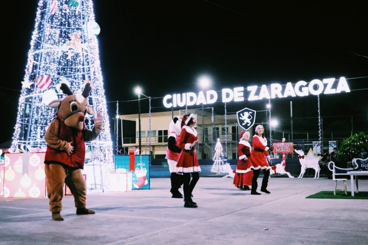 Festejo. La villa
navideña funciona
en la Plaza de
las Banderas,
en el centro del municipio.