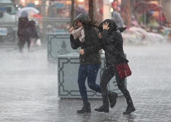 Cuatro muertos dejo un temporal de viento en Estambul