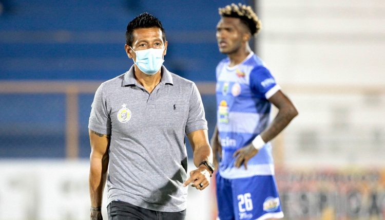 Héctor Omar Mejía, técnico de Metapán. Foto: Diario El Salvador.