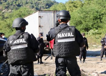 Ministro Merino Monroy destaca papel de la Naval contra el narcotráfico