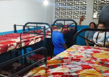 Alcaldía de San Salvador brinda albergue a familia afectada por incendio en comunidad Cecilio Del Valle
