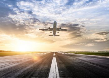 IATA anuncia alzas en los pasajes aéreos por la subida del petróleo