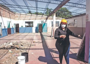 Alcaldesa de Apopa verifica obras en CDI Santa Catarina