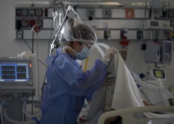 La pandemia en las Américas fue «indudablemente peor» en 2021, dice OPS
