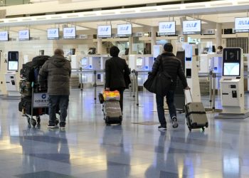 Japón alivia restricciones por ómicron para permitir regreso de sus nacionales