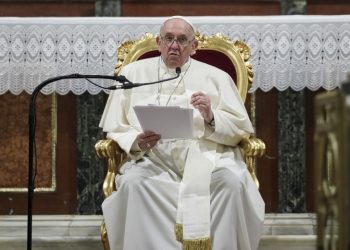 El papa renueva petición de «perdón» de católicos a ortodoxos en Grecia