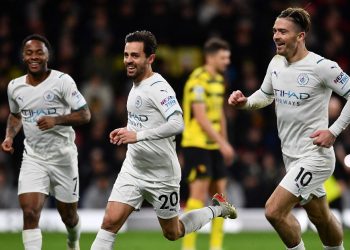 Manchester City asalta el liderato de la Premier League tras desliz del Chelsea
