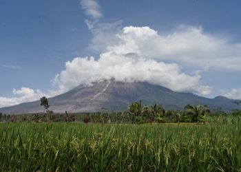 El balance de muertos por la erupción del volcán en Indonesia sube a 34