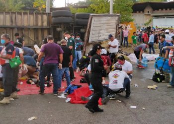 Accidente de carretera deja 49 migrantes muertos en sur de México, según fiscalía