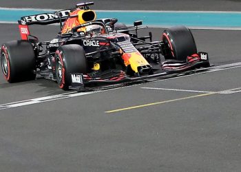 Verstappen se proclama campeón del mundo tras ganar a Hamilton en una carrera histórica