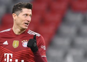 Robert Lewandowski igualó récord de goles de Cristiano Ronaldo en un año natural