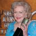 Betty White, decana de la televisión estadounidense, muere a los 99 años