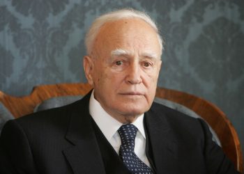Muere a los 92 años el expresidente griego Karolos Papulias