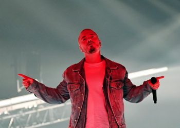 J Balvin enciende la polémica en Colombia tras recibir premio como artista afrolatino del año