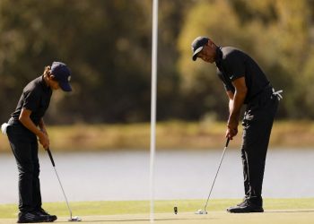 Tras su grave accidente, Tiger Woods regresa al golf donde lo dejó