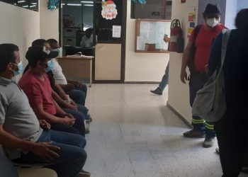 Empleados que cobraban «extras» sin trabajar se entregan a juzgado y son enviados a prisión