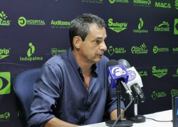 El «Polilla» Da Silva llega esta tarde para conducir al 11 Deportivo