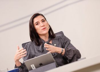 Eliminar impuestos al aguinaldo es una medida para proteger la economía de las familias salvadoreñas: María Luisa Hayem