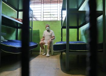 Exministro Munguía Payés es trasladado al centro penal de Mariona