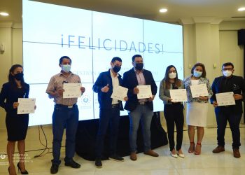 Servidores públicos se gradúan en Gestión Administrativa Municipal
