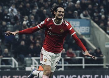 Cavani salva al Manchester United ante el Newcastle