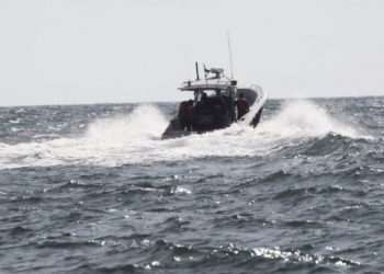 Encuentran los cuerpos de dos militares que se accidentaron en playa La Puntilla, La Paz