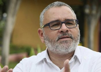 Juzgado declara rebelde a expresidente Mauricio Funes y girará orden de captura por revelar ROS
