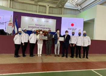 Beneficiarán con becas a 457 jóvenes de la zona oriental
