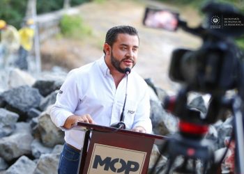 Ministro Romeo Herrera verificó avances de rehabilitación del puente sobre el río Quezalapa