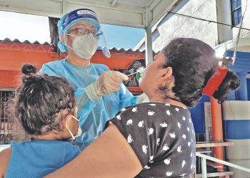 Hacen tamizaje para detectar la COVID-19 en San Rafael Cedros