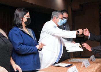 Ministerio de Salud realiza clausura del diplomado de «Gerencia en Servicios de Salud» recibido por profesionales del Hospital Rosales