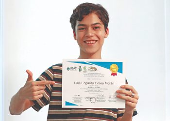 Campeón en biología sueña con convertirse en científico