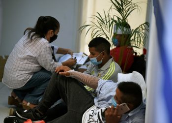 México entrega visas humanitarias a migrantes