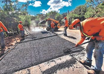 El Fovial repara calle que va de Uluazapa hacia San Miguel
