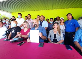 Exalcalde, actuales concejales de la alcaldía  de San Sebastián Salitrillo y militantes, renuncian a Arena