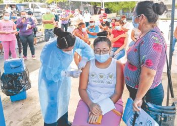 El 90 % de la población ya ha sido vacunada en Sesori, San Miguel