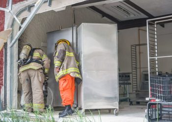Incendio en escuela de cocina en colonia Escalón deja a cuatro personas con quemaduras