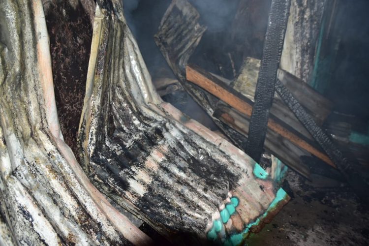 Tres viviendas han sido afectadas por un incendio, según informa Cuerpo de Bomberos.
