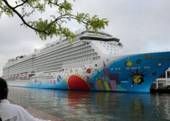 Detectan 10 casos de COVID-19 en crucero con miles de pasajeros en EE. UU.