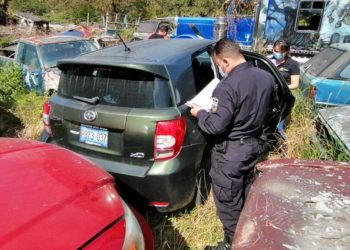 Fiscalía General incauta 14 vehículos a banda de coyotes en Santa Ana