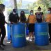 FUNDAGEO apoya comunidad con recipientes para captación de agua