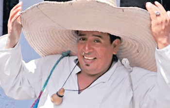 Rigoberto,  el Cipitío que viaja promoviendo la cultura