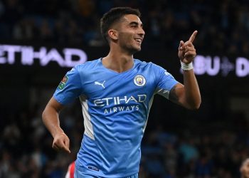 Barcelona oficializa el fichaje de Ferran Torres