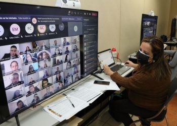 Abogados realizan examen virtual para ser notarios de la república