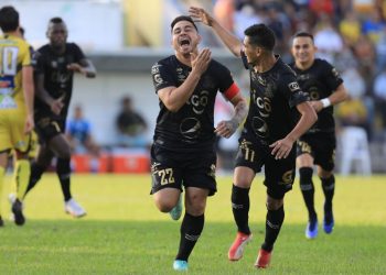 Rodolfo Zelaya, delantero de Alianza: «Nos vamos contentos con el empate de una cancha difícil»