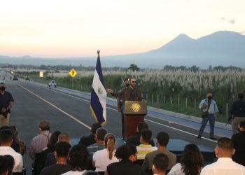 Presidente Bukele inaugura moderno periférico Claudia Lars que beneficiará a dos millones de usuarios