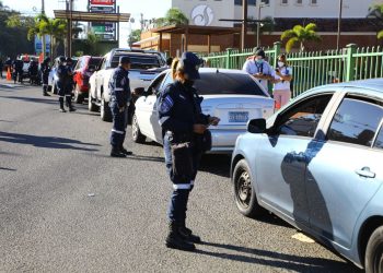 Autoridades desarrollan controles vehiculares en diferentes zonas del país