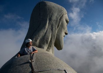 Brasil bate por segundo día consecutivo récord de nuevos casos de COVID-19