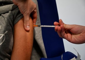 España plantea tratar el covid como enfermedad endémica y abre el debate