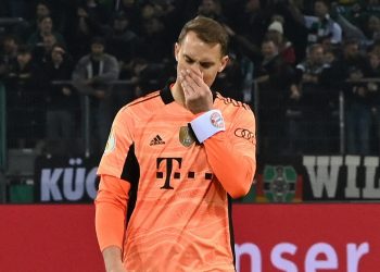 Cuatro jugadores del Bayern, entre ellos Manuel Neuer, positivos al COVID-19